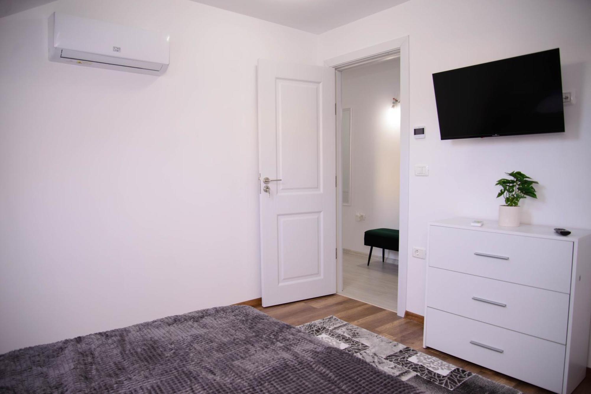 Lisia Residence #2 피아트라네암츠 외부 사진